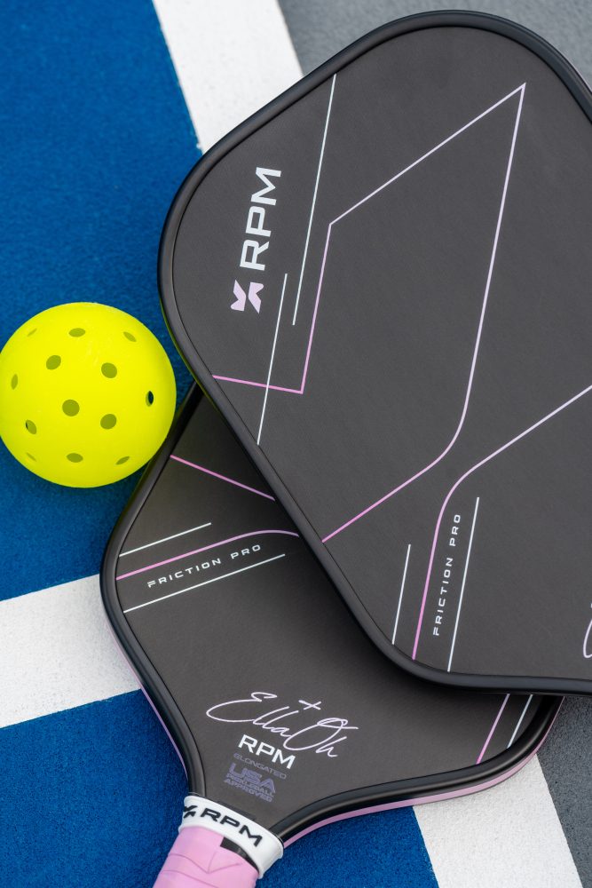 Detail of the Ella Oh pink paddle